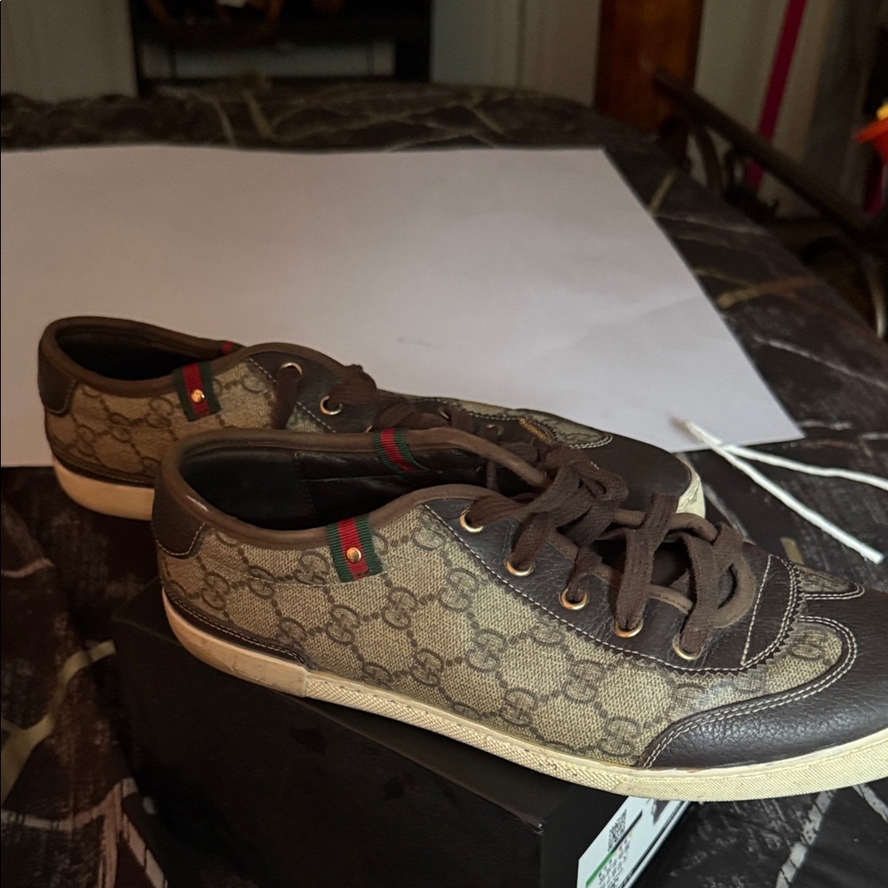 Gucci Men's Beige and Brown Logo Sneakers
